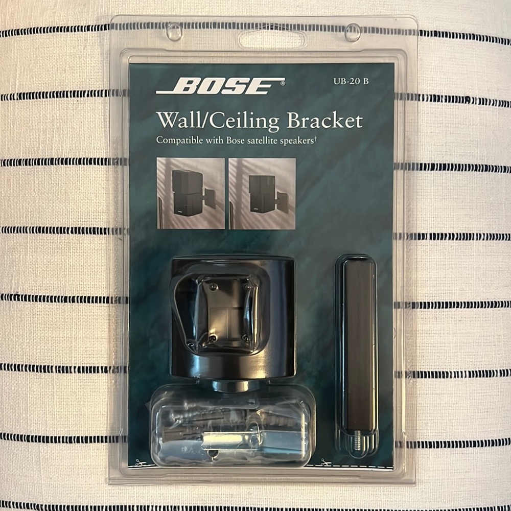 Bose Wall/Ceiling Bracket, compatible with Bose satellite speakers, Item UB-20B
